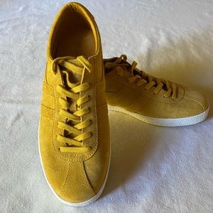 NEW yellow Gola suede sneakers US size 9